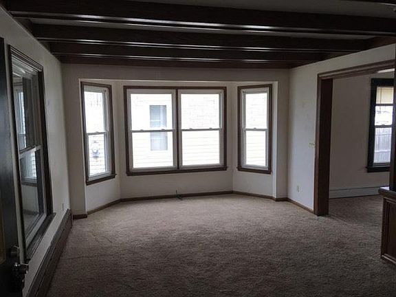 3rd image of 1135 W 21st St