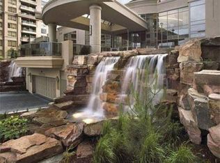 3888 Duke Of York Blvd #1229, Mississauga, ON L5B4P5