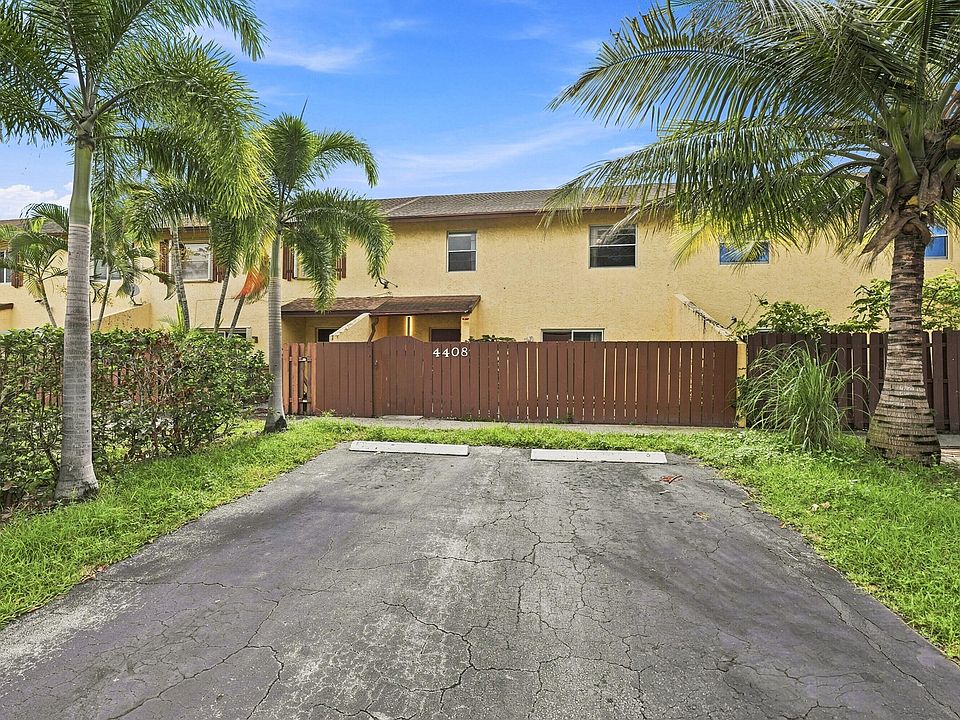 1st image of 4408 NW 4TH Avenue