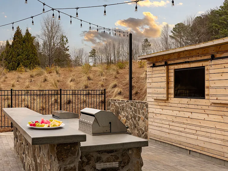 1000 Forestview Dr — Photo 14