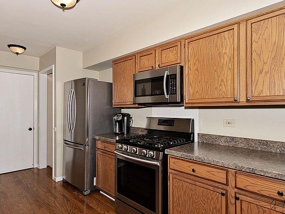 3rd image of 403 Village Creek Dr #403