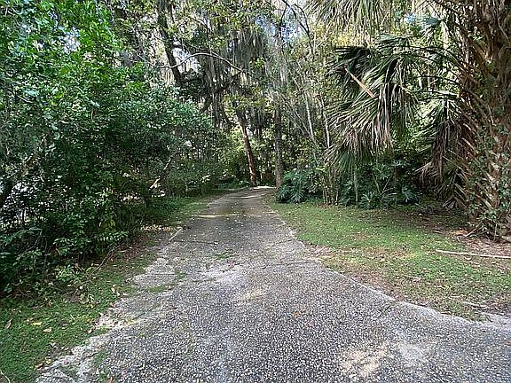 2nd image of 3015 Doctors Lake Dr