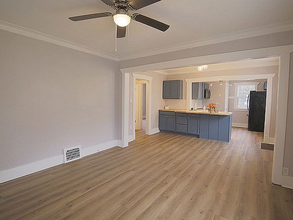 3rd image of 415 E Virginia Ave