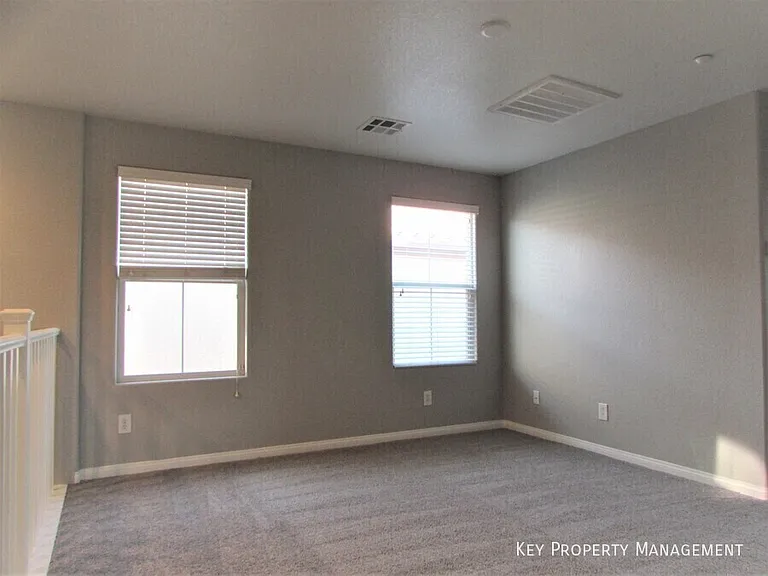 2021 Brush Stroke St — Photo 8