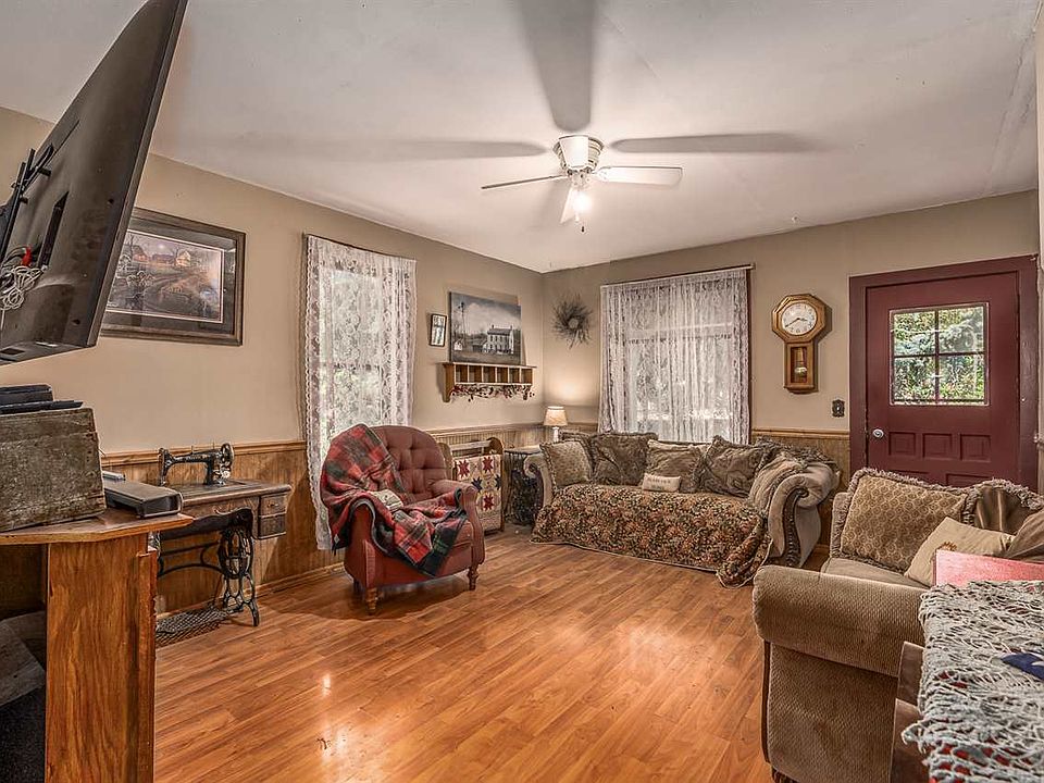 240 S Melvin St, Latah, WA 99018 Zillow