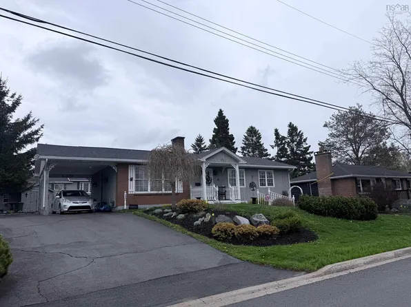 100 Churchhill Dr, New Glasgow, NS B2H 1V2