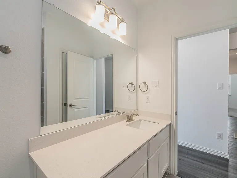 1504 Escondido Dr — Photo 15