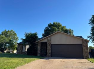 8905 E 92nd Ct, Tulsa, OK 74133