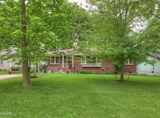 1311 Oak Ridge Dr, Neosho, MO 64850