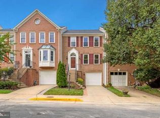 7402 Heatherfield Ln, Alexandria, VA 22315