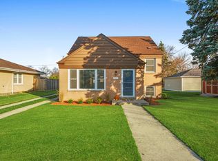 9012 29th St, Brookfield, IL 60513