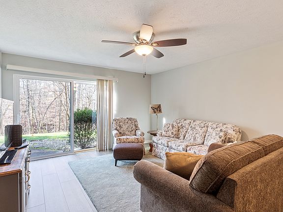 5th image of 5882 Stonebridge Cir APT 103