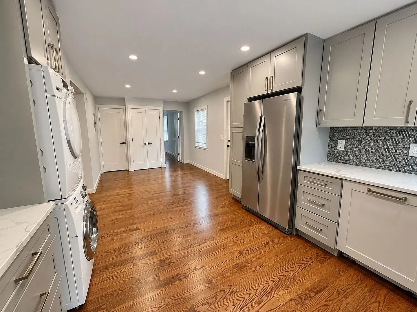 615 Hall Street — Photo 2