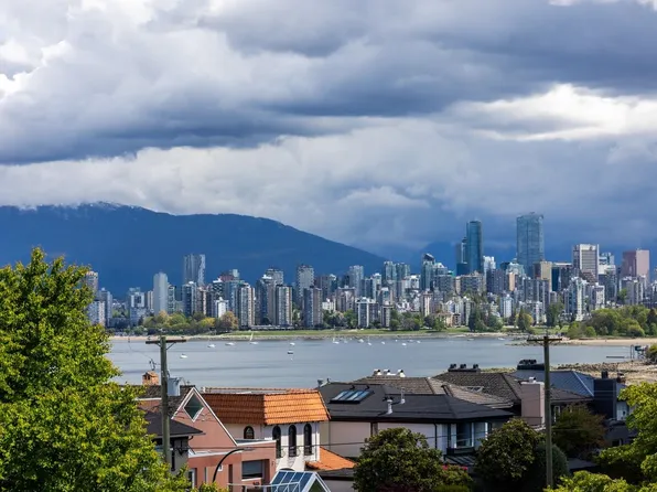 3240 W 1st Ave, Vancouver, BC V6K 1H5