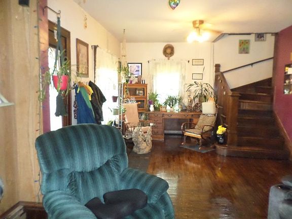 3rd image of 203 George St