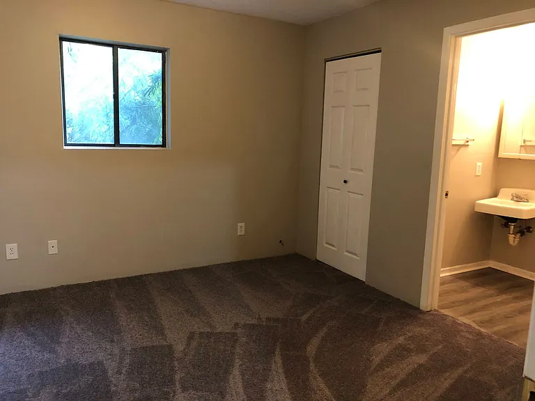 301 E Ann St — Photo 14