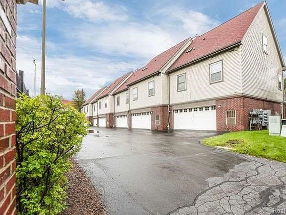 3rd unit attached garage