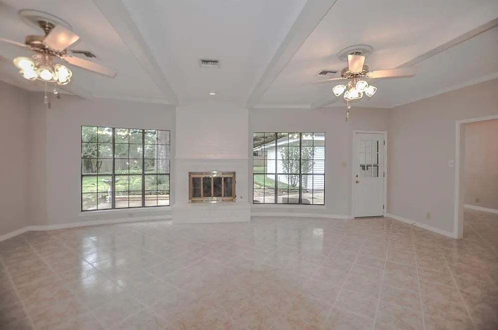5 bed, 2.5 bath, 3135 sqft, $3,500 — Photo 4