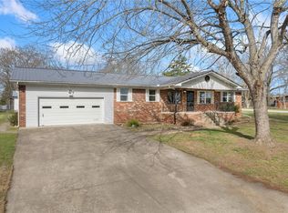 3894 Layton Dr, Harrison, AR 72601