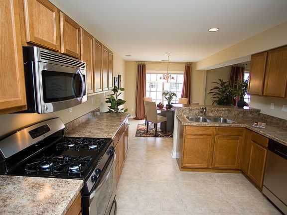 5th image of 10020 W 130th Ln #B