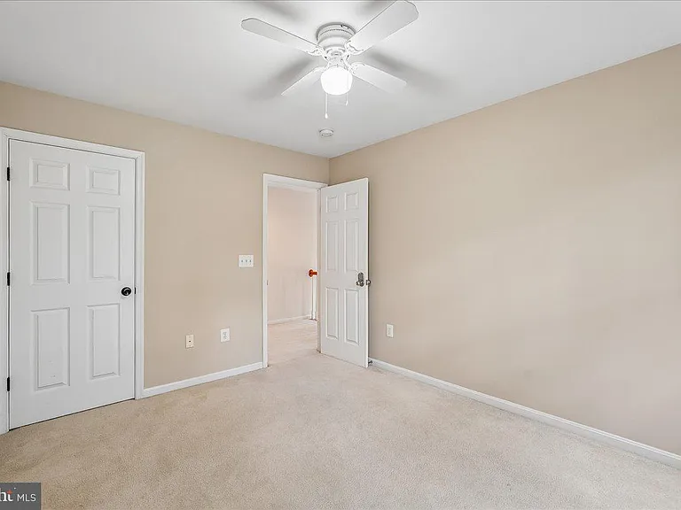 905 Royal Elm Ct — Photo 46
