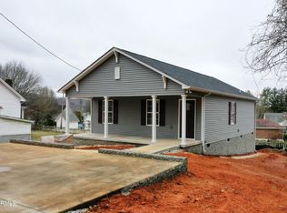 204 W Baker Ave, Clinton, TN 37716