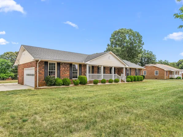 2091 Northcrest Dr, Elon, NC 27244