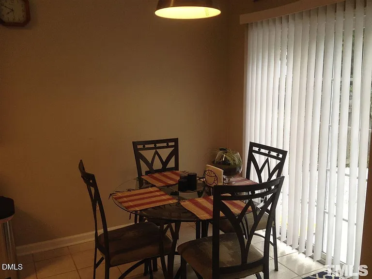 1414 Crimson Creek Dr — Photo 6