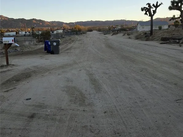 6295 Ruth Dr, Yucca Valley, CA 92284