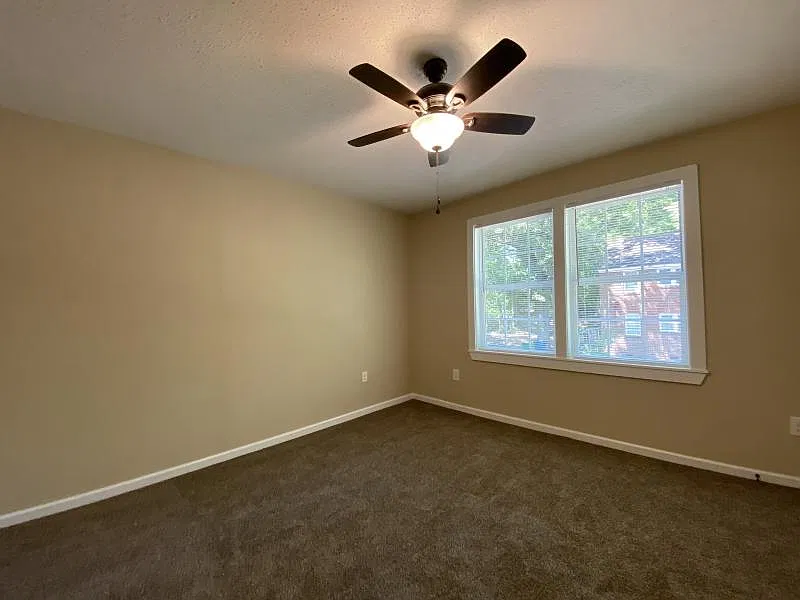 2 bed, 1047 sqft, $995 — Photo 4
