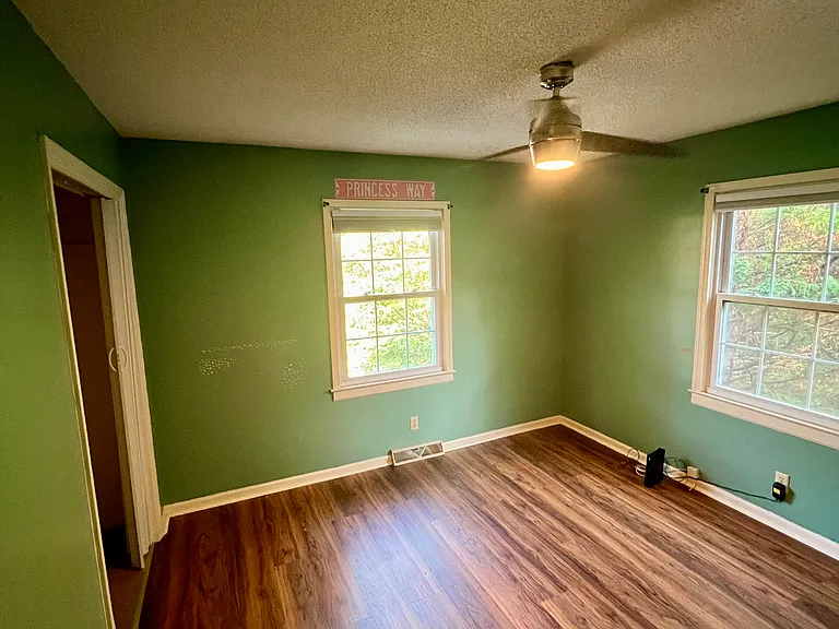 112 Kirk Dr — Photo 11