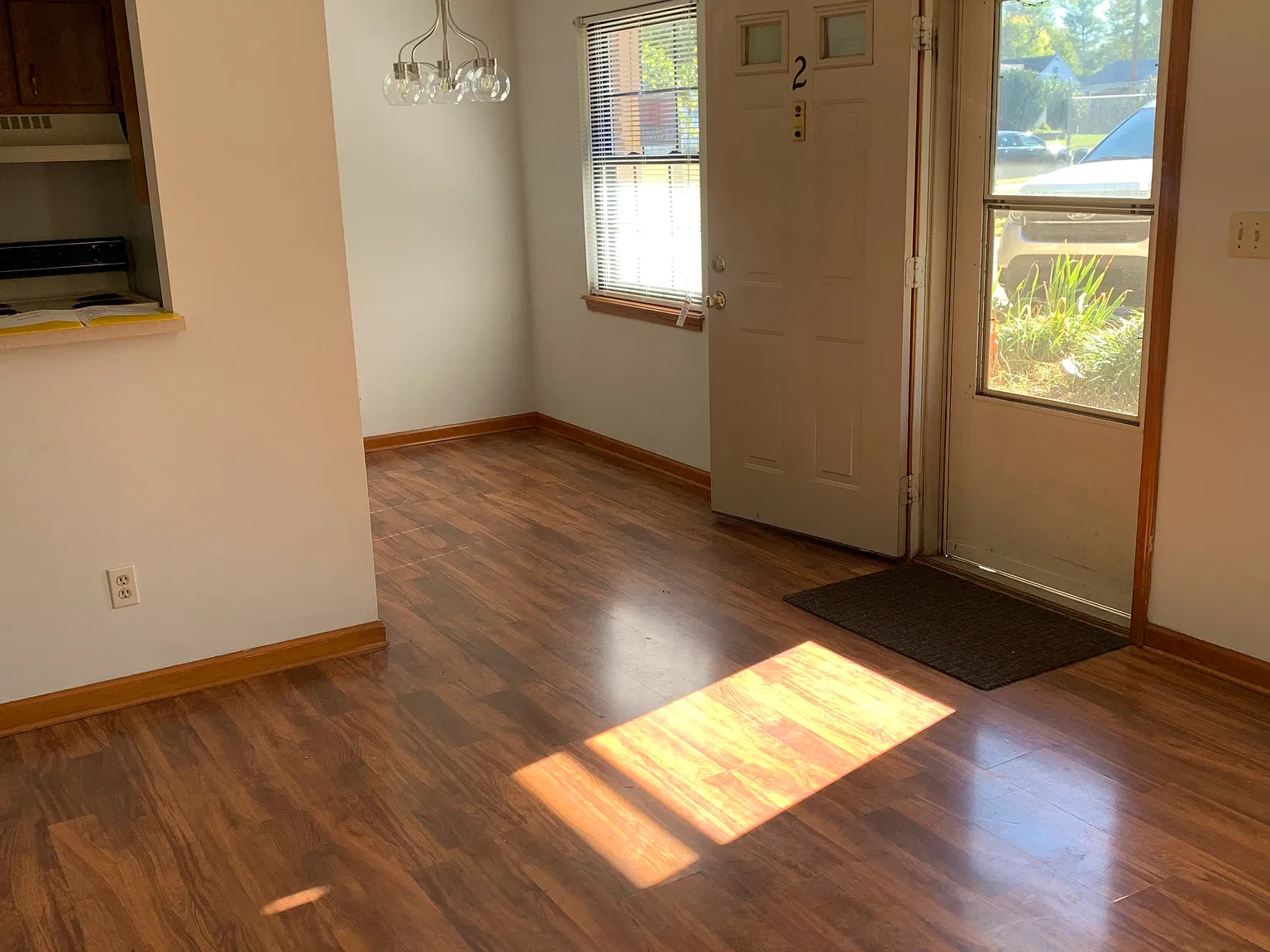 2 bed, 750 sqft, $1,200 — Photo 2