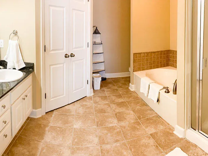 250 Crowne Pointe Rd #304A — Photo 9
