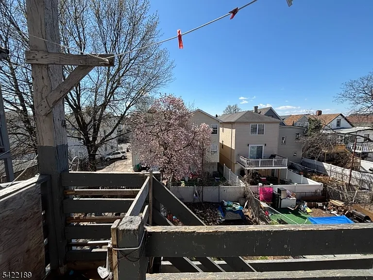 516 E Jersey St — Photo 6