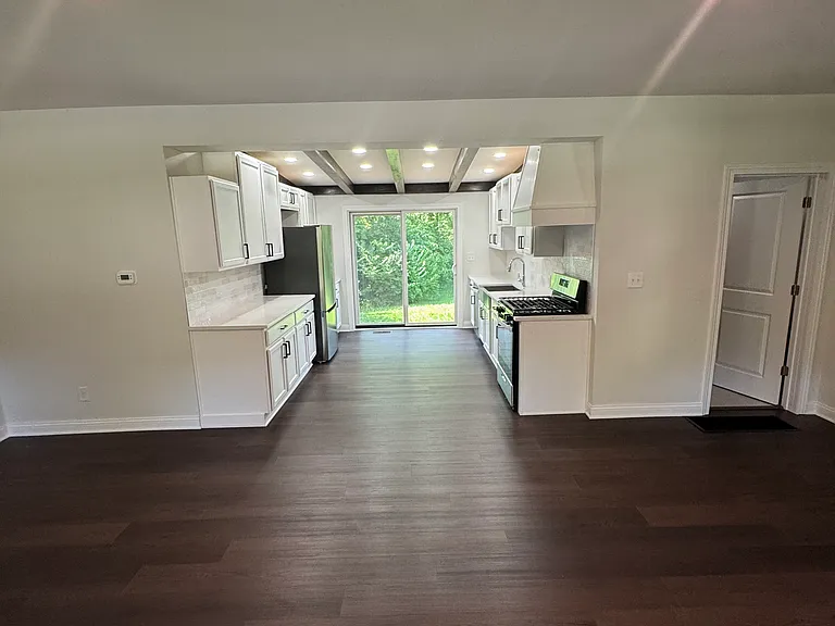 557 West St — Photo 20