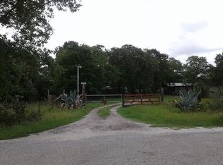 146 Little Ranch Rd, Red Rock, TX 78662