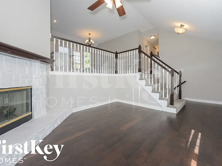 17534 W 111th Ter — Photo 4
