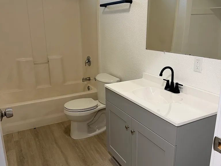 615 Irene St — Photo 8