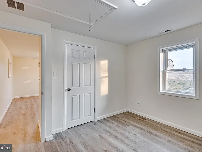 1558 Bay Head Rd — Photo 17