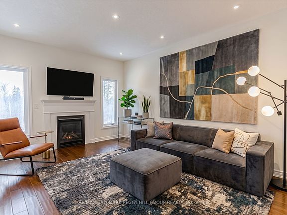 4th image of 82 Diamond Valley Dr