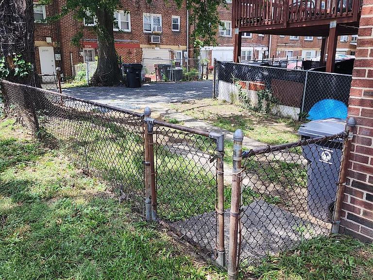 2601 N Heald St — Photo 4