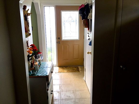 5th image of 10537 S 82nd Ct