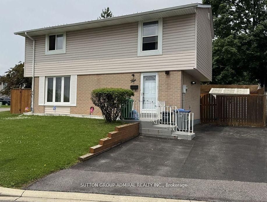 1st image of 4 Hardcastle Ct