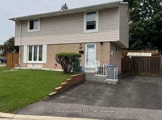 4 Hardcastle Ct, Brampton, ON L6S2A9