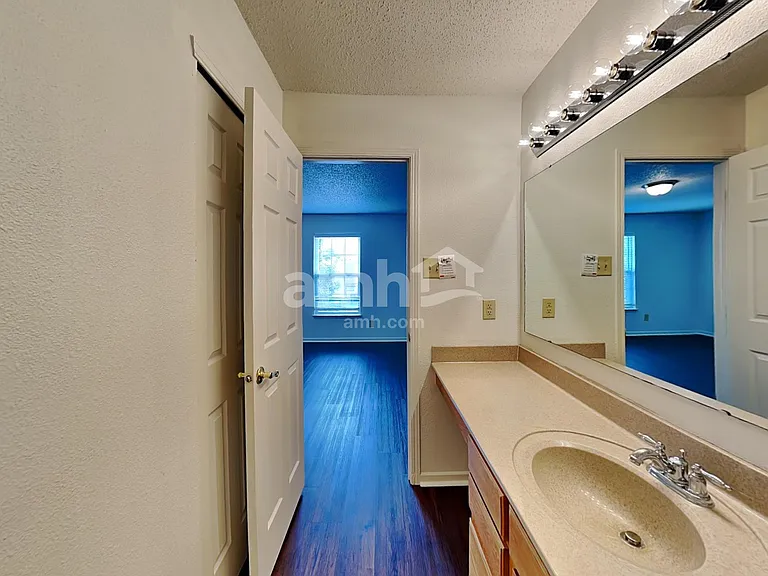 7540 Wymm Ln — Photo 10