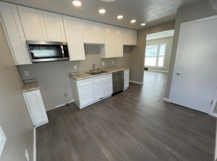 19114 Homeway Rd, Cleveland, OH 44135