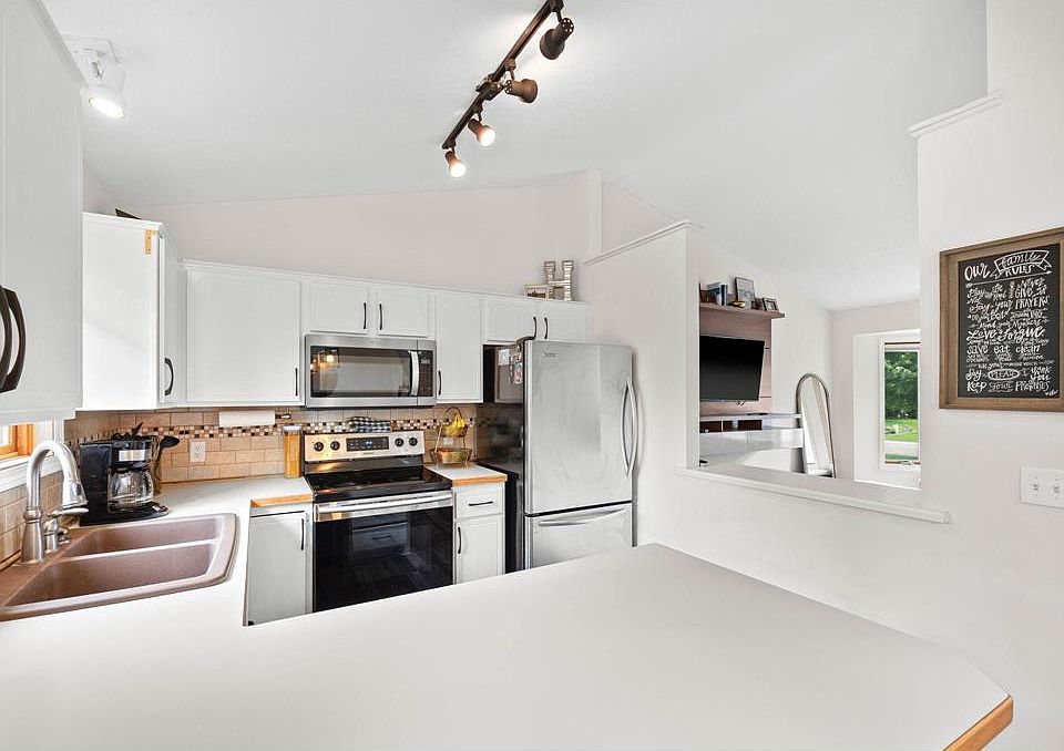 1st image of 7893 Park Ave NE