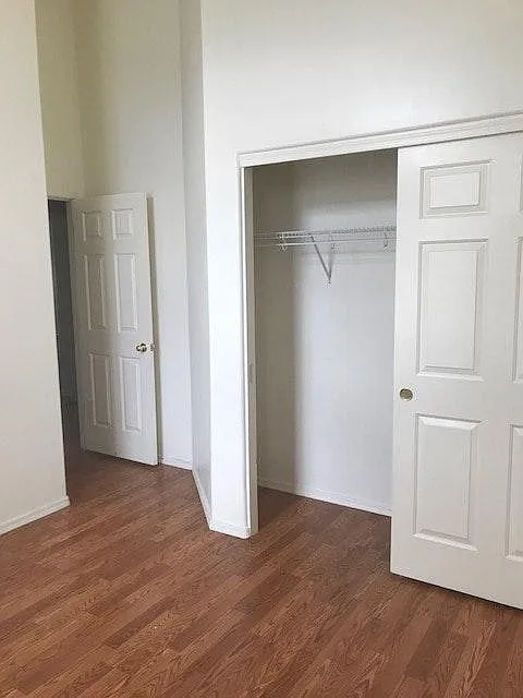 1085 San Tropez Court — Photo 3
