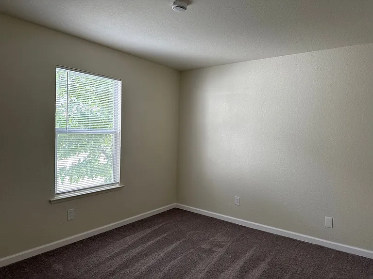5840 Garfield Avenue — Photo 8