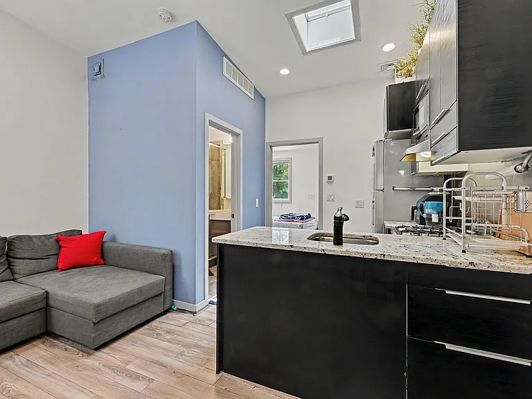 115 Hamilton Ave #C — Photo 4